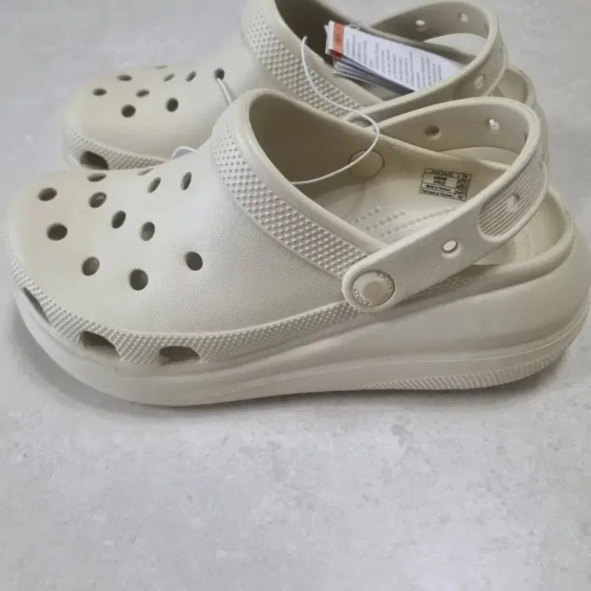 [BUNJANG] Crocs Bay Clog Cream Beige 240 / 크록스 베이 크림베이지 240