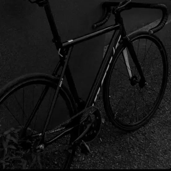 [BUNJANG] Unknown Bike X JUN Complete Bike / 언노운 베이스 x 준 완차 판/대