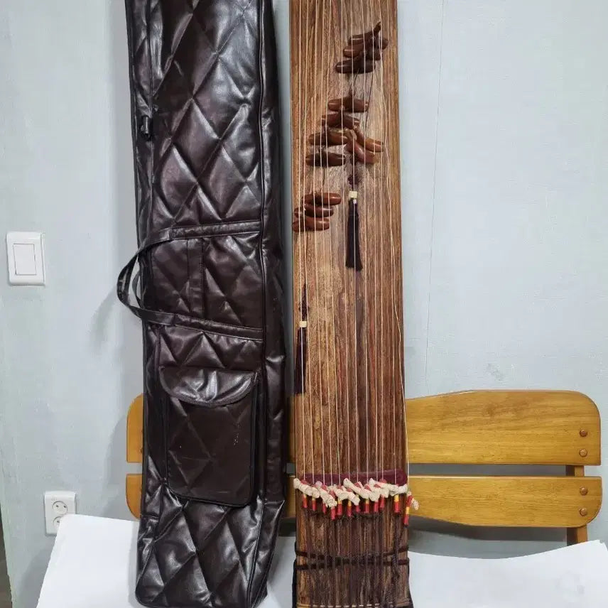 [BUNJANG] 12-String Gayageum (Body) with Brown Carrying Case / 12현가야금 본체 및 브라운 캐링 케이스