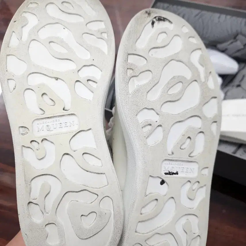 [BUNJANG] Alexander McQueen Oversized Sole Sneakers White / 알렉산더 맥퀸 오버솔 스니커즈 화이트220