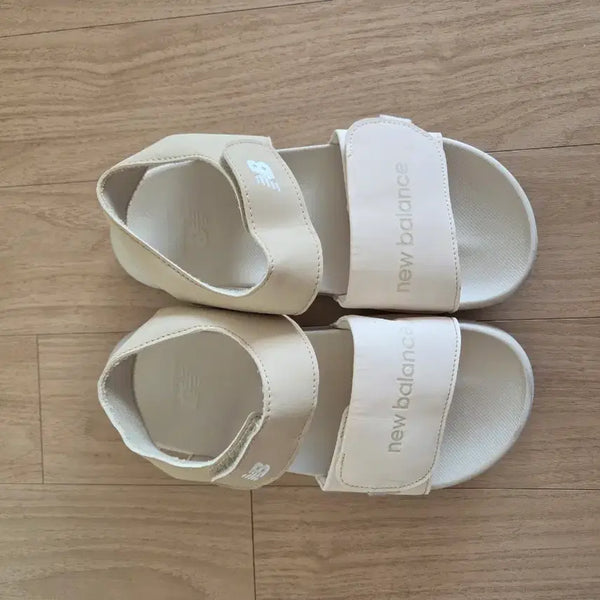 [BUNJANG] New Balance Kids Beige Sandals / 뉴발란스키즈 샌들 베이지