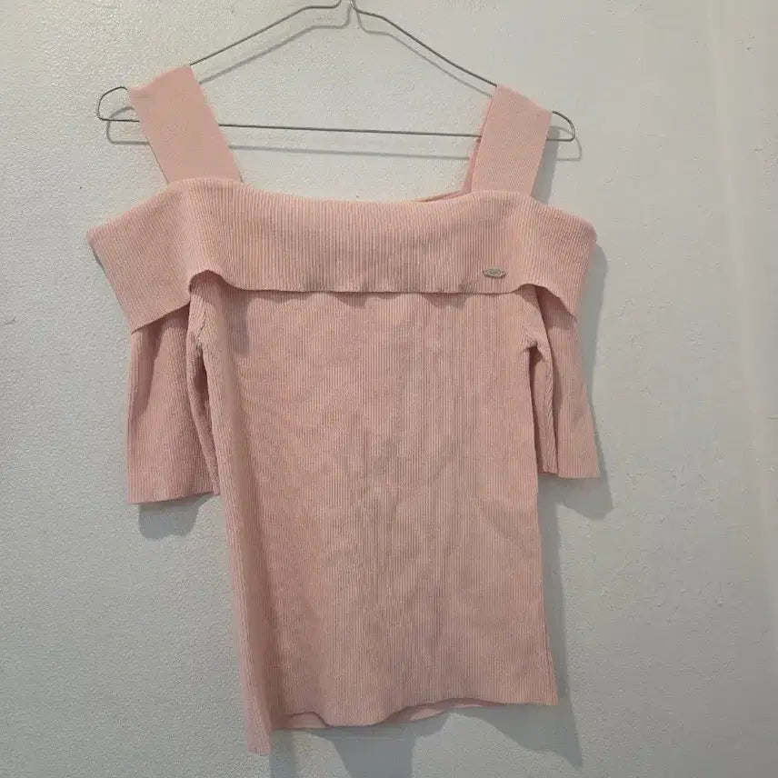 [BUNJANG] Pink Off-Shoulder Ribbed Knit Top / 핑크 오프숄더 골지 니트 가47
