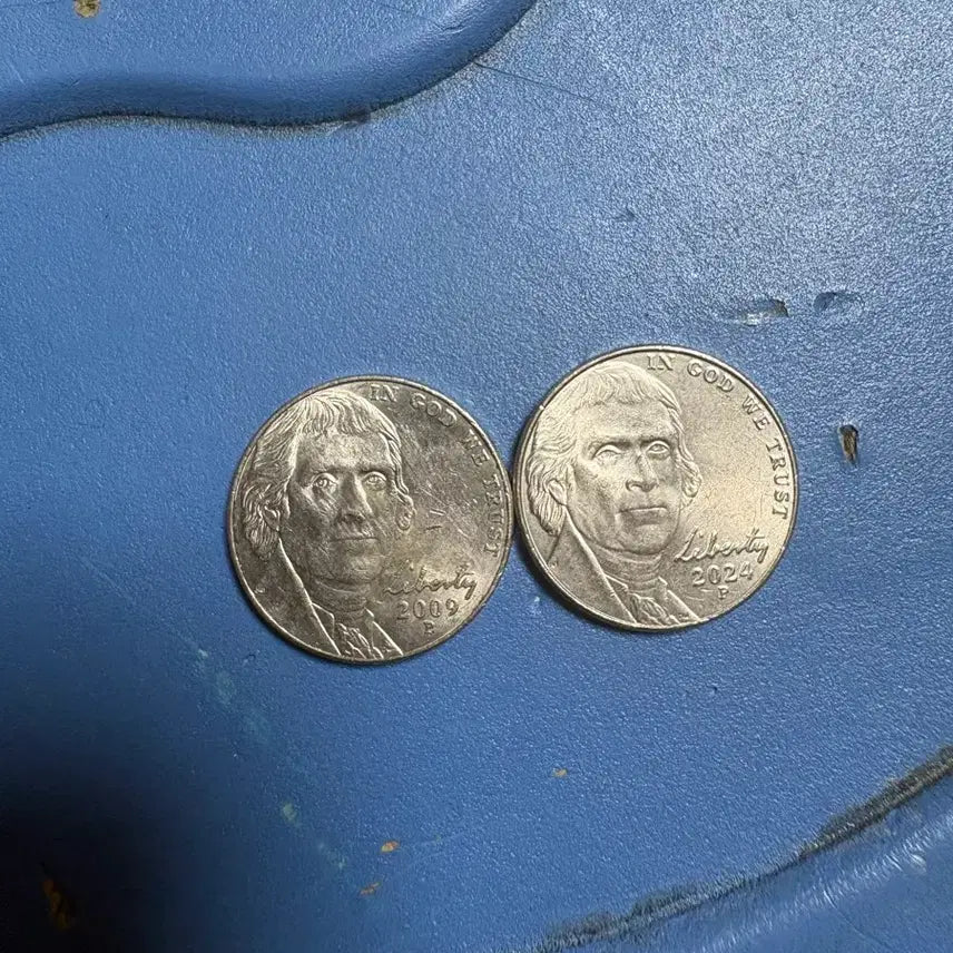 [BUNJANG] 2009 & 2024 Nickel Coins - Limited Mintage / 2009년과 2024년 니켈 동전 - 발행량 적음