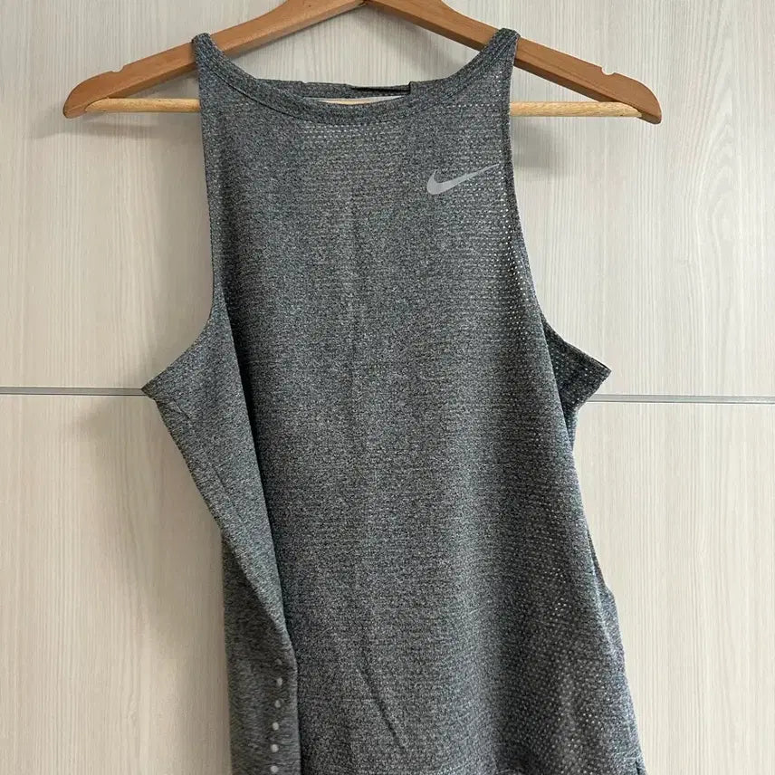 [BUNJANG] Nike Women's Breathe Tank / 나이키 우먼스 브리드 탱크