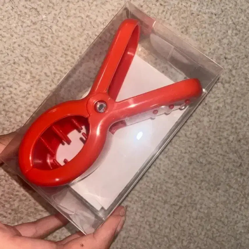 [BUNJANG] Studio Ghibli Official Arrietty's Hair Clip (Sealed) / 지브리 정품 미개봉 마루 밑 아리에티 헤어집게