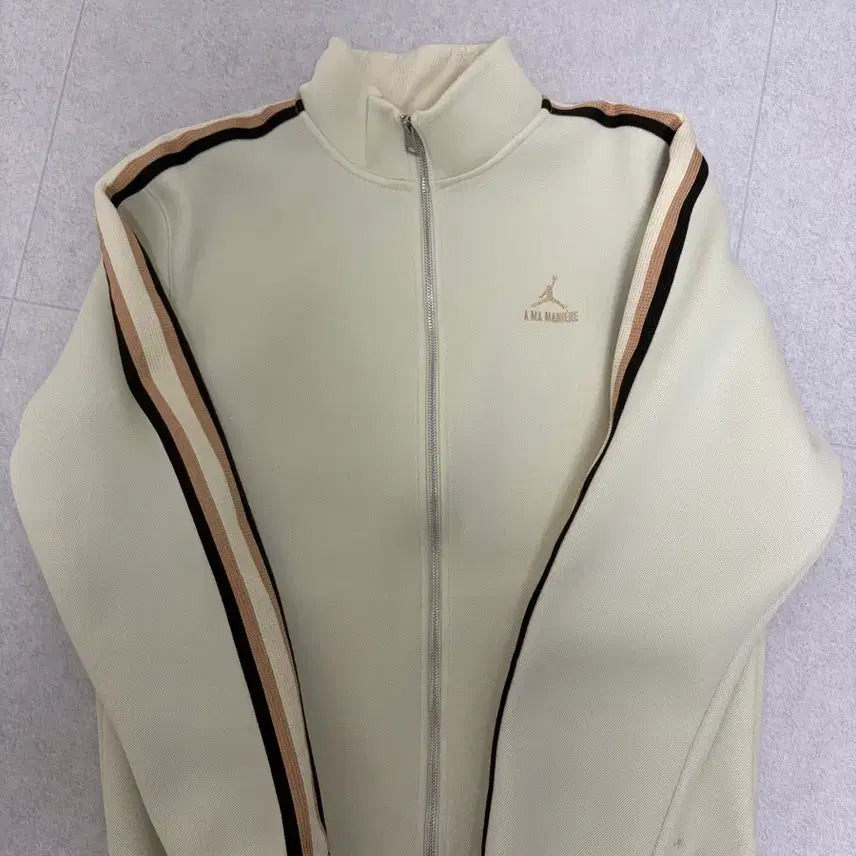 [BUNJANG] Jordan x A Ma Maniére Track Jacket Coconut Milk - Asia / [L] 조던 x 아 마 마니에르 트랙 자켓 코코넛 밀크 - 아시아
