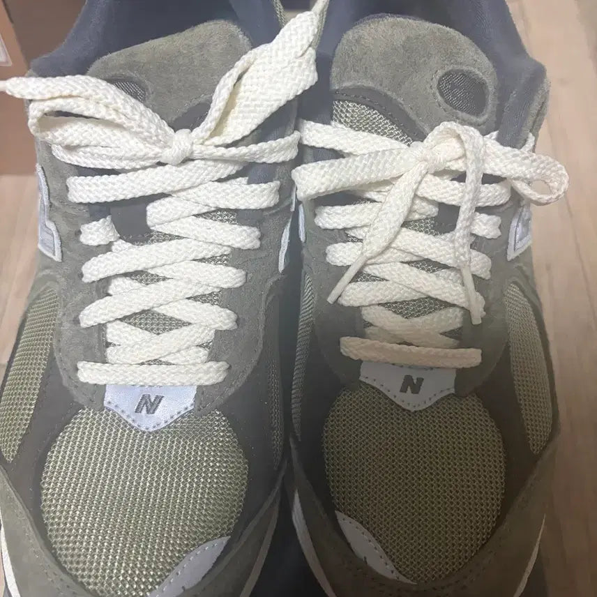 [BUNJANG] New Balance 2002R Olive 265 / 뉴발란스2002R 265사이즈 판매합니다.
