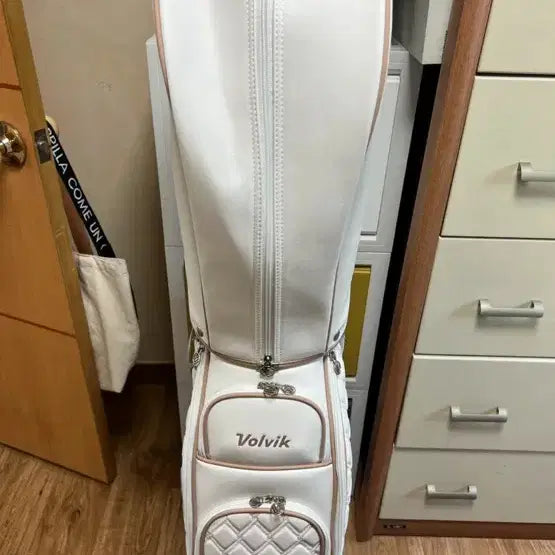 [BUNJANG] Volvik Women's Wheeled Golf Bag Off-White (New) / [볼빅]여성 바퀴 골프백 오프화이트(새상품)