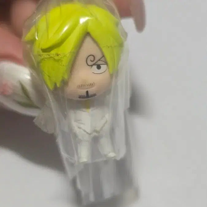 [BUNJANG] One Piece Sanji Whole Cake Island White Suit Version Mini Figure Keychain / 원피스 상디 홀케이크아일랜드 백정장 버전 미니피규어 키링