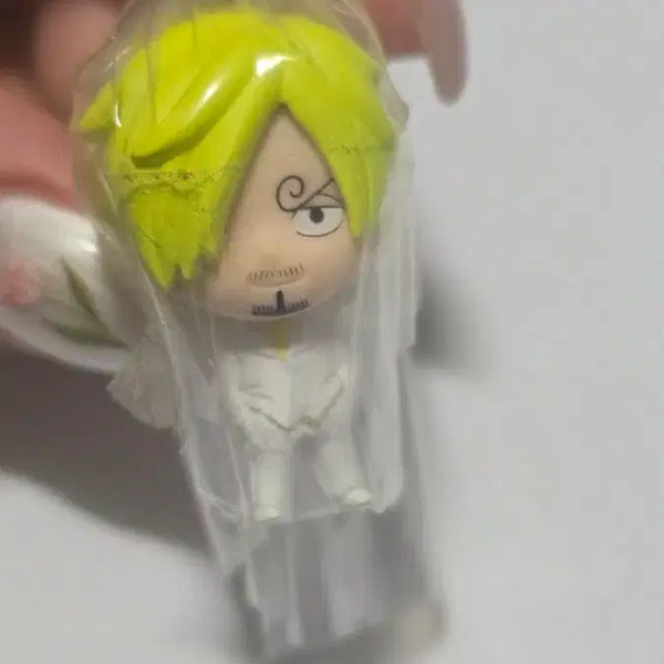 [BUNJANG] One Piece Sanji Whole Cake Island White Suit Version Mini Figure Keychain / 원피스 상디 홀케이크아일랜드 백정장 버전 미니피규어 키링