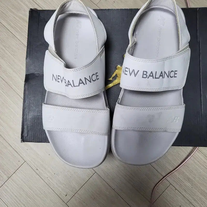 [BUNJANG] New Balance White Sandals US 8 (M) 260mm / 뉴발란스 화이트 샌들 US 8 (M) 260mm 상태좋음