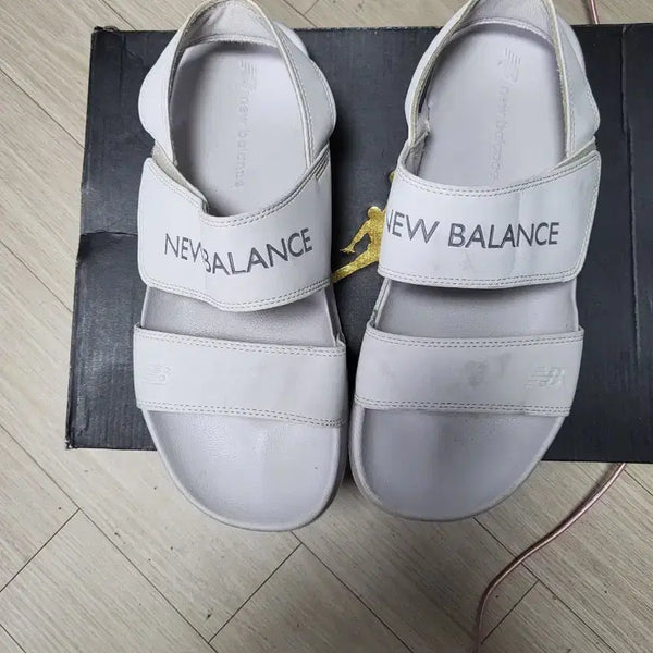 [BUNJANG] New Balance White Sandals US 8 (M) 260mm / 뉴발란스 화이트 샌들 US 8 (M) 260mm 상태좋음