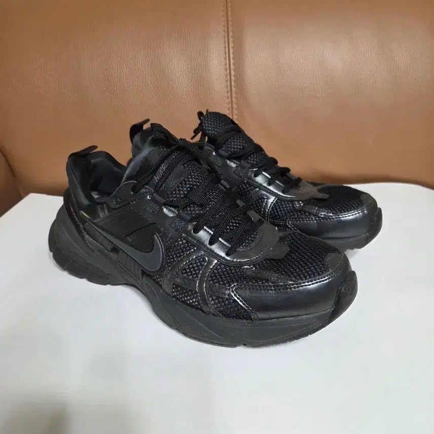 [BUNJANG] Nike V2K Black Sneakers (280) / 나이키 v2k 블랙 280