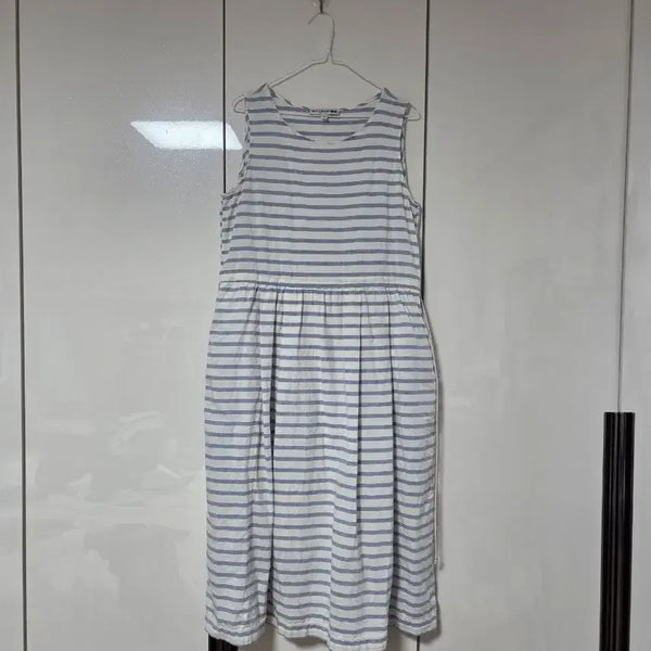 [BUNJANG] Uniqlo Ines de la Fressange Striped Linen Blend Sleeveless Dress / 유니클로 이네스 드 라 프레상쥬 스트라이프 원피스