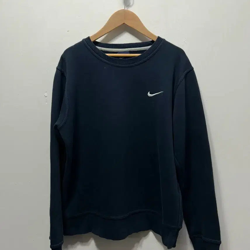 [BUNJANG] Nike Swoosh Logo Sweatshirt Navy M / 나이키 맨투맨 스우시 로고 네이비 M