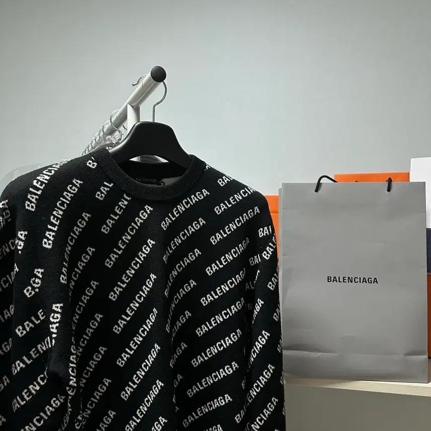 [BUNJANG] Balenciaga All Over Logo Knit Black M / 풀구성 발렌시아가 올오버 로고 니트 블랙 판매