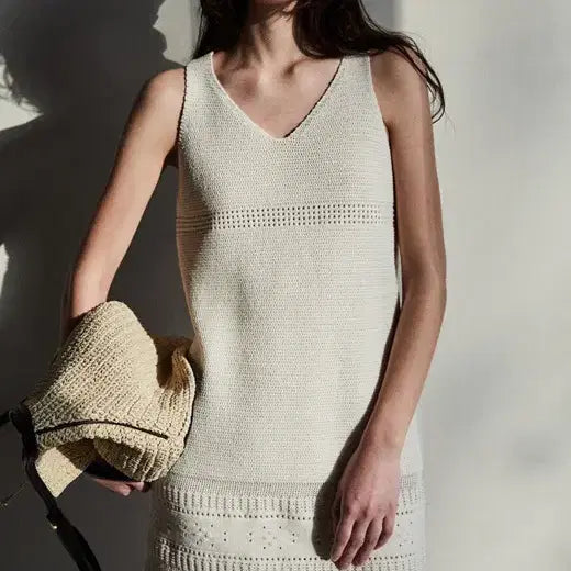 [BUNJANG] G-Cut Crochet Sleeveless Dress / (25년구매) 지컷 펀칭 크로셰 슬리브리스 원피스 바캉스 휴양지 여름 니
