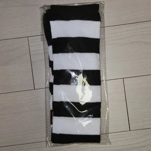 [BUNJANG] Striped Thigh-High Stockings / 니삭스 하얀색/검정색 스트라이프 줄무늬 흑백 패턴 긴 양말
