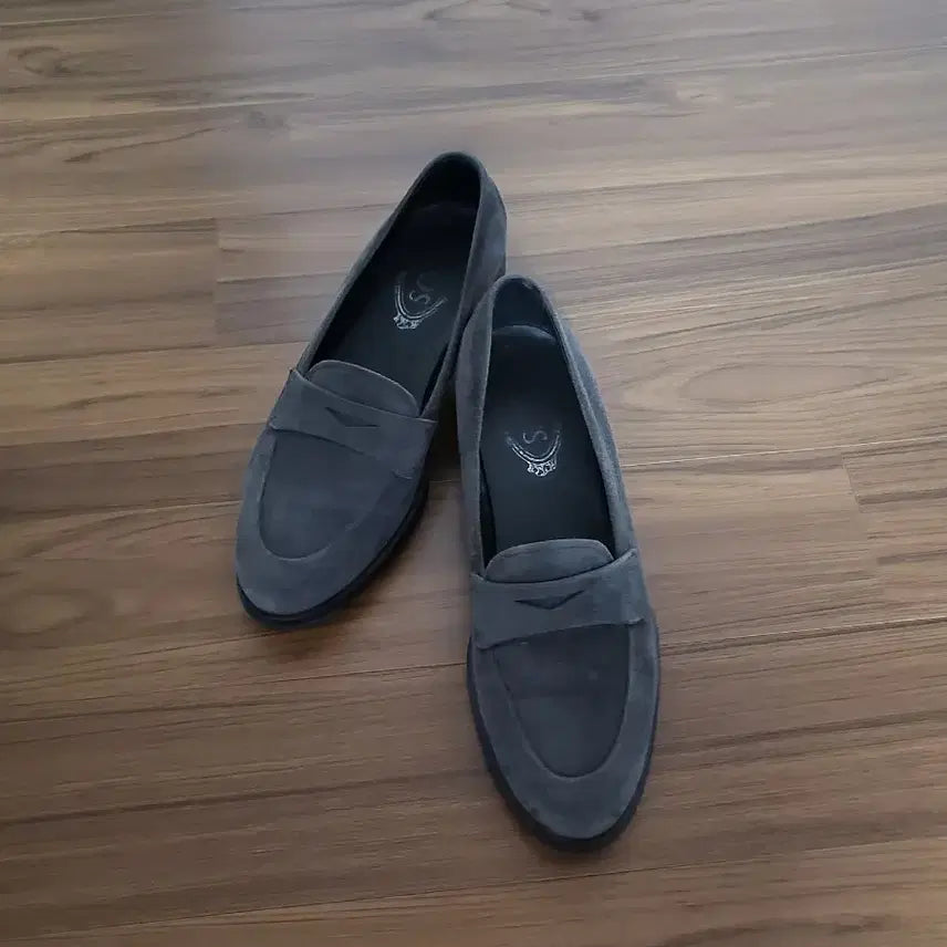 [BUNJANG] Tod's Suede Loafers Size 36 (230) / 토즈 스웨이드 로퍼 36(230)