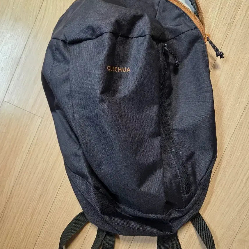 [BUNJANG] Decathlon Quechua 10L Backpack Black / 데카트론 퀘차 10L 검정색 백팩