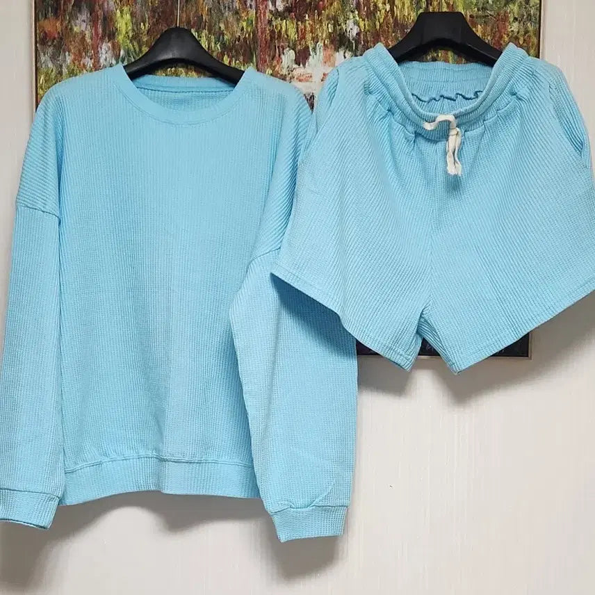 [BUNJANG] Sky Blue Waffle Sweatshirt and Shorts Set / (새상품) 하늘색 와플 맨투맨 반바지 세트