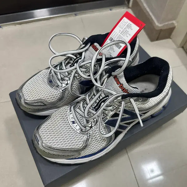 [BUNJANG] New Balance 860v2 Metallic Silver 255 / 뉴발란스 860v2 메탈릭실버 255
