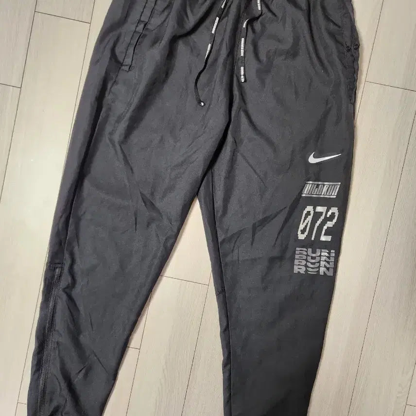 [BUNJANG] Nike Essential Woven GX Running Track Pants CU5681-010 / 새상품급) 나이키 에센셜 우븐 GX 러닝 트랙 팬츠 CU5681-010