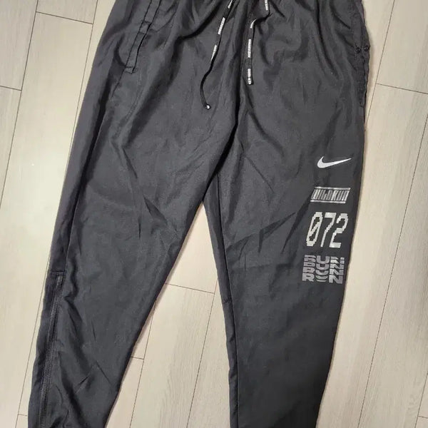 [BUNJANG] Nike Essential Woven GX Running Track Pants CU5681-010 / 새상품급) 나이키 에센셜 우븐 GX 러닝 트랙 팬츠 CU5681-010