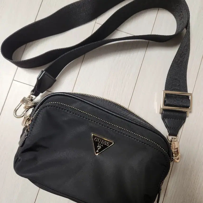 [BUNJANG] Guess Eco Gemma Crossbody Camera Shoulder Bag / 게스 에코 젬마 크로스바디 카메라 크로스백 숄더백여러 중고사이트에도