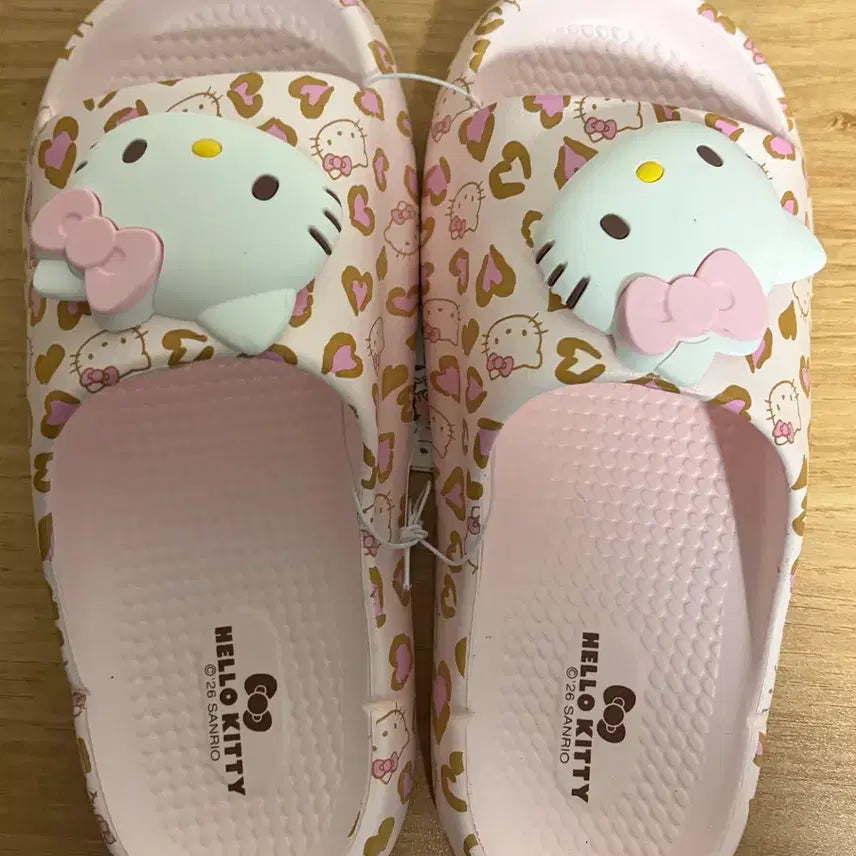 [BUNJANG] Hello Kitty 250mm Slippers / (미사용) 헬로키티 슬리퍼 250mm