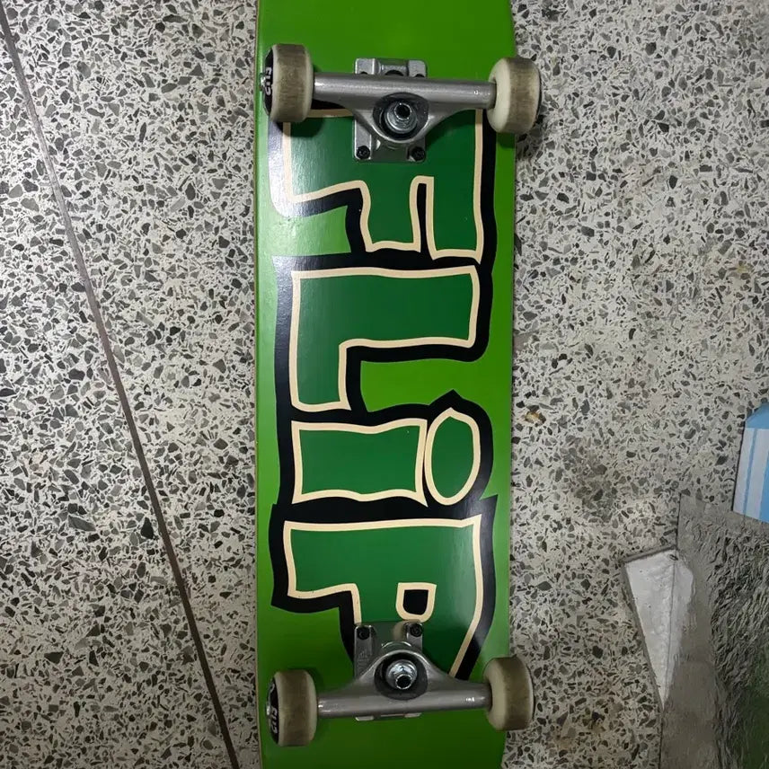 [BUNJANG] Flip Skateboards Complete Team Meltdown Green Skateboard / 스케이트보드 8인치 급처 마지막 가격