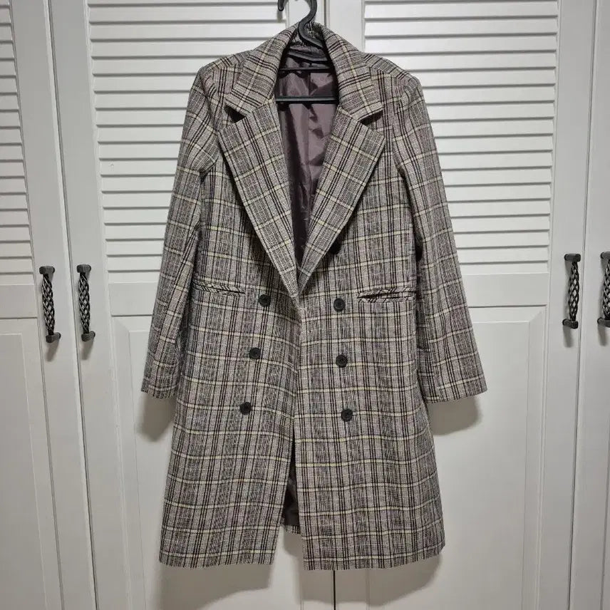 [BUNJANG] Double-Breasted Checkered Coat / 간절기 체크코트