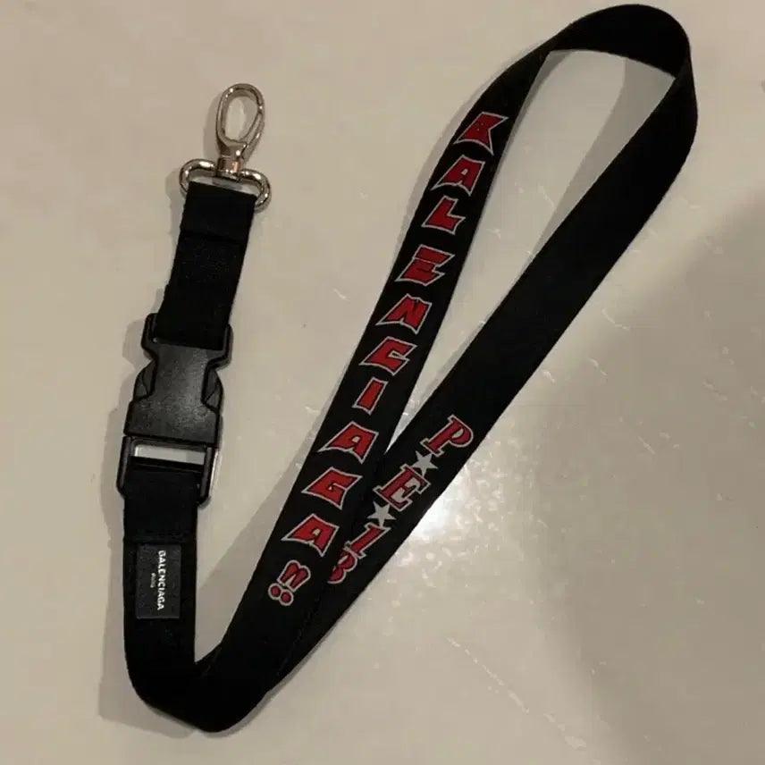 [BUNJANG] Balenciaga P.E.18 Logo Neck Strap Keychain / 발렌시아가(Balenciaga) P.E.18 로고 넥 스트랩 겸 키링