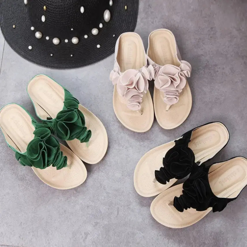 [BUNJANG] Flower Embellished Flip-Flop Sandals / 플라워 장식 쪼리 샌들