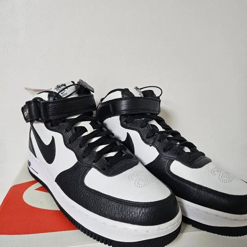 [BUNJANG] Nike x Stussy Air Force 1 '07 Mid SP Black and Light Bone / 나이키 x 스투시 에어포스 1 '07 미드 SP 블랙 앤 라이트 본
