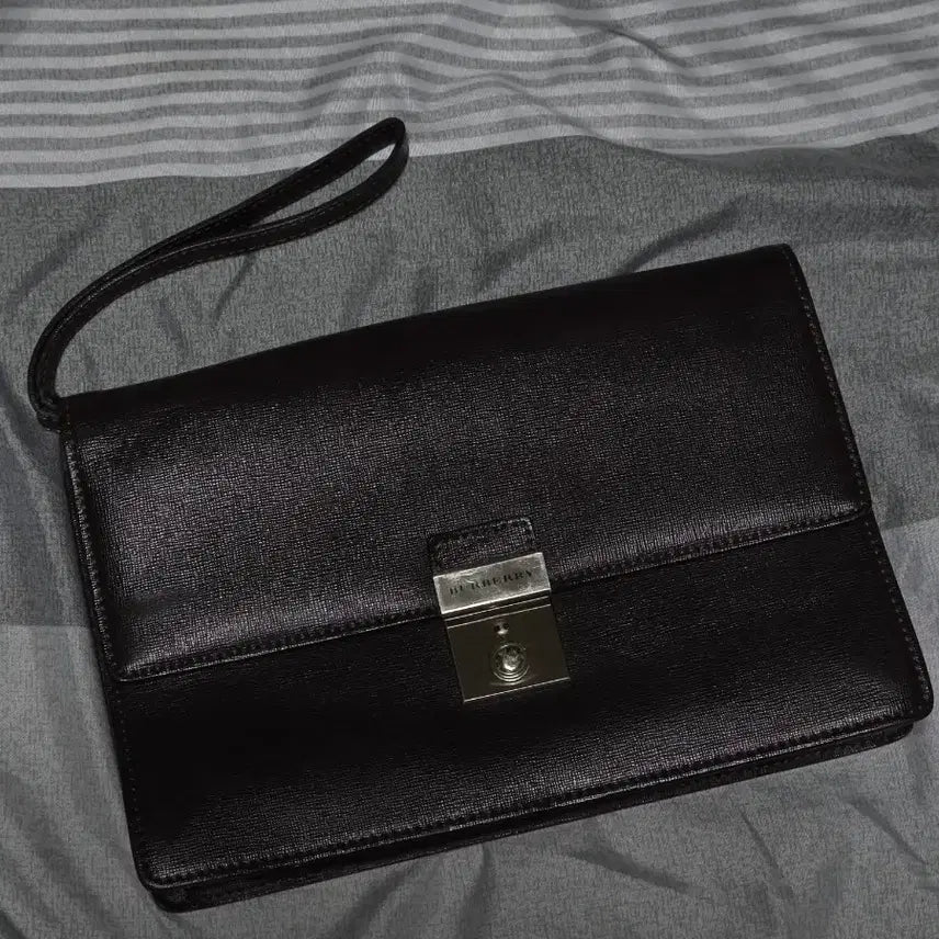[BUNJANG] Burberry Vintage Dark Brown Leather Clutch Bag / [정품] 버버리 빈티지 다크브라운 클러치백