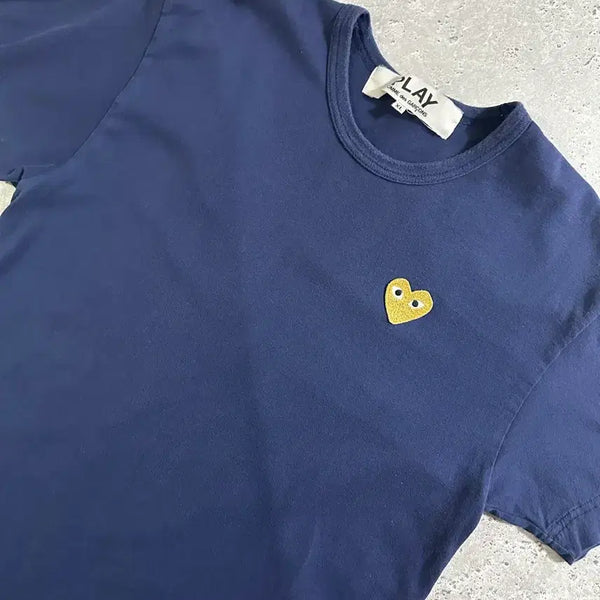 [BUNJANG] Comme des Garçons PLAY Navy Half Sleeve T-Shirt Gold Heart / 꼼데가르송 플레이 반팔티 네이비 골드하트 /071