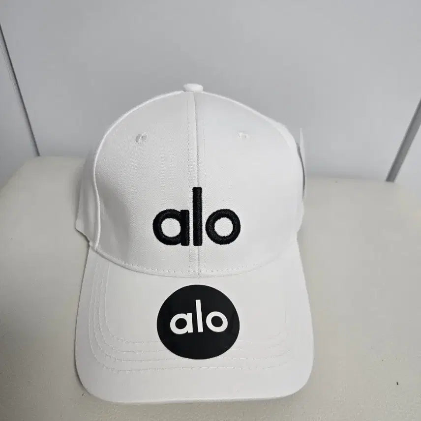 [BUNJANG] ALO Yoga White Ball Cap / ALO 요가 화이트 볼캡 새상품