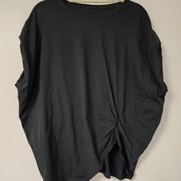 [BUNJANG] Black Waist Shirring Twisted Sleeveless Top (66-88) Loose Fit / 블랙색 허리 셔링꼬임 나시(66~88)빅사이즈 민소매티 루즈핏나시