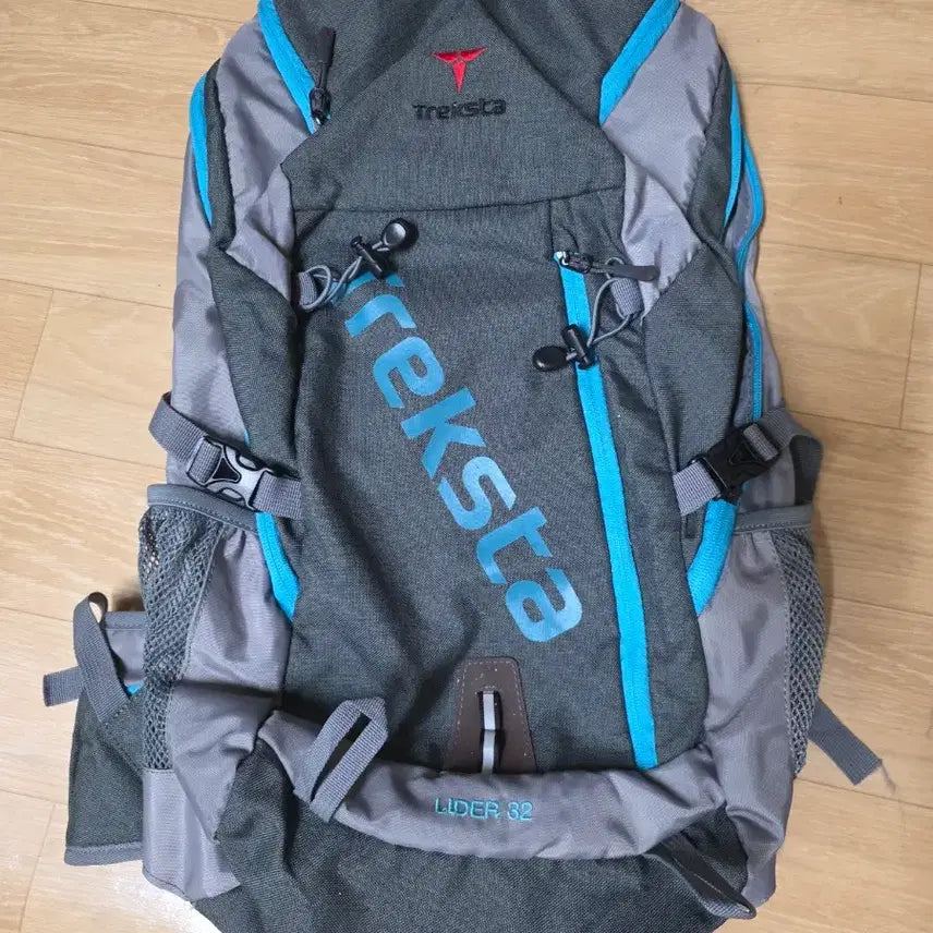 [BUNJANG] Treksta Rider 32L Hiking Backpack / 트렉스타 라이더 32 리터 등산 배낭. 사용 안한  새상품.  가방
