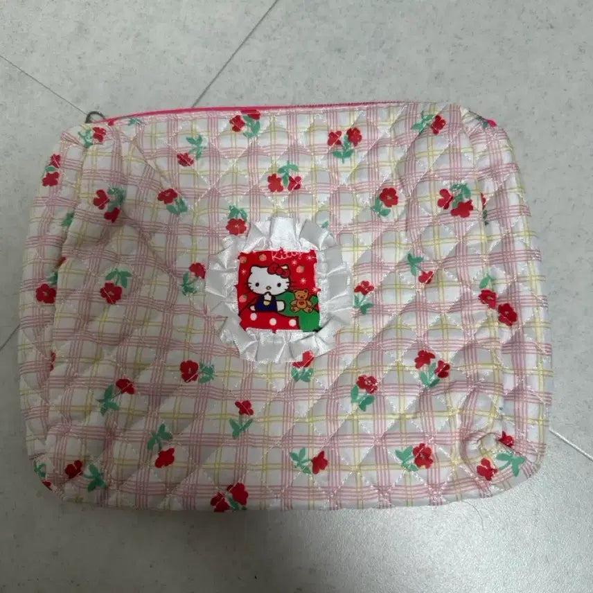 [BUNJANG] Hello Kitty Pouch / 키티 파우치
