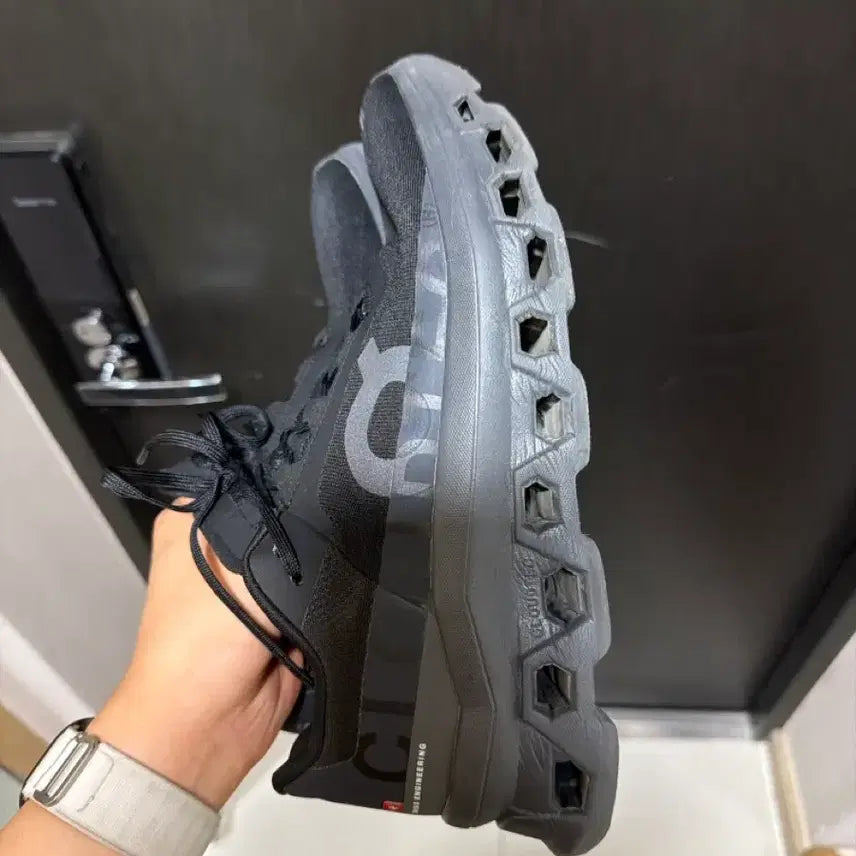 [BUNJANG] On Running Cloudmonster Running Shoes / 온러닝 클라우드몬스터