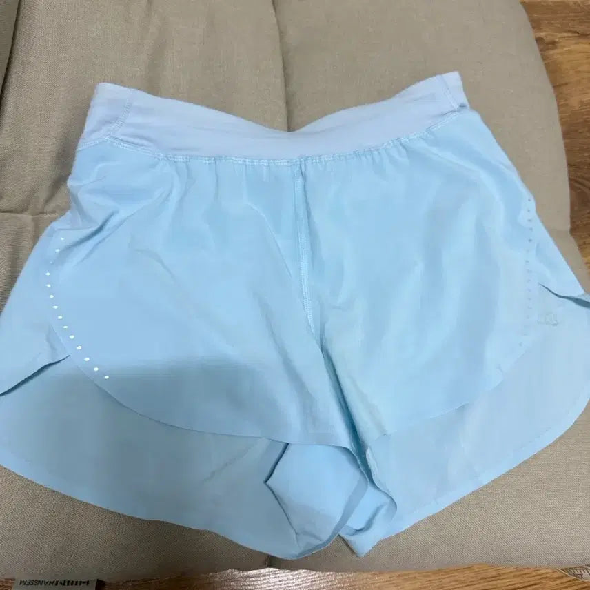 [BUNJANG] Lululemon Fast & Free High-Rise Classic Fit Split Shorts 3" Sky Blue Size 4 / 룰루레몬 하늘색 러닝 쇼츠 4사이즈 -패스트 앤 프리