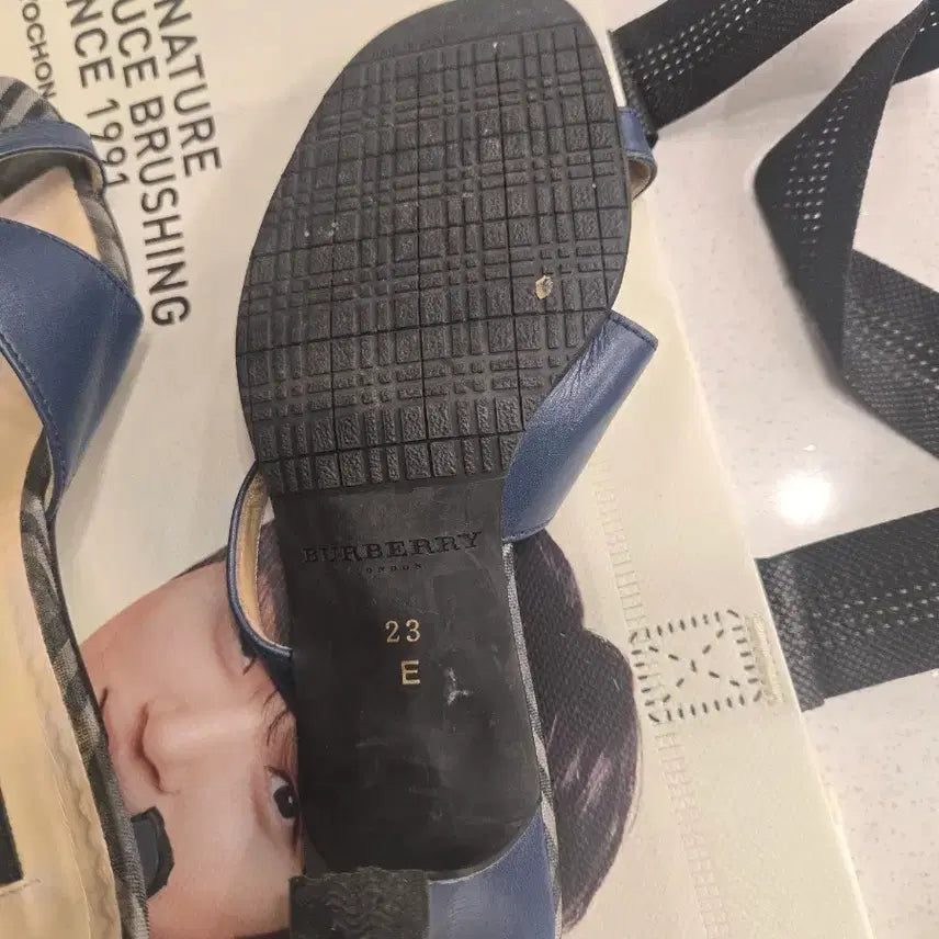 [BUNJANG] Burberry Sandals Navy Check Pattern / 버버리샌들(정품)
