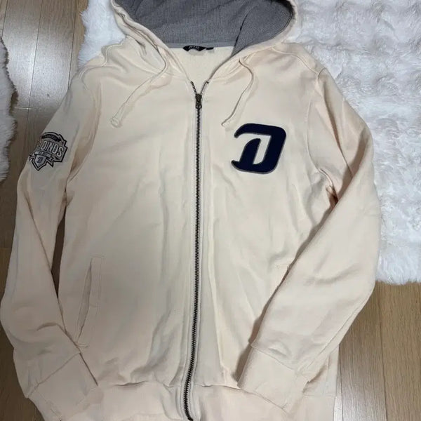 [BUNJANG] NC Dinos Couple Hooded Zip-Up Sweatshirt (XL, M) - Ivory / NC다이노스 커플 후드집업 XL , M(아이보리) 2개 다드립니다