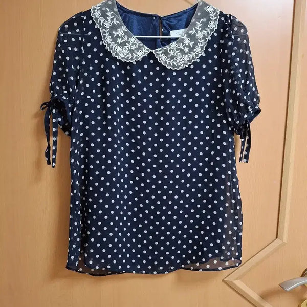 [BUNJANG] Dot Pattern Blouse with Lace Collar / 블라우스 도트 무늬 레이스 칼라
