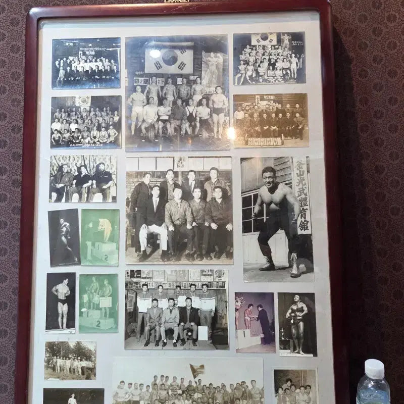 [BUNJANG] 1960s Busan Gwangmu Gymnasium Staff Photo Framed / 근대사 / 1960년대 부산 광무체육관 관원사진 액자