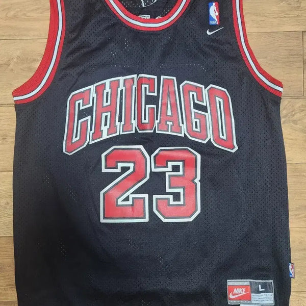 [BUNJANG] Nike Michael Jordan Chicago Bulls Basketball Jersey Size L (Korean Production) / 나이키 마이클 조던 농구 유니폼 블랙 져지 L (한국생산)