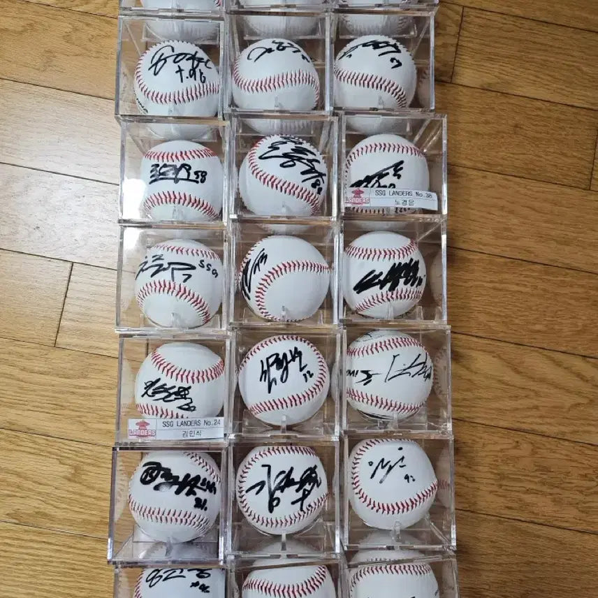 [BUNJANG] SSG Landers Signed Baseball Set / ssg랜더스 싸인볼 팔아요