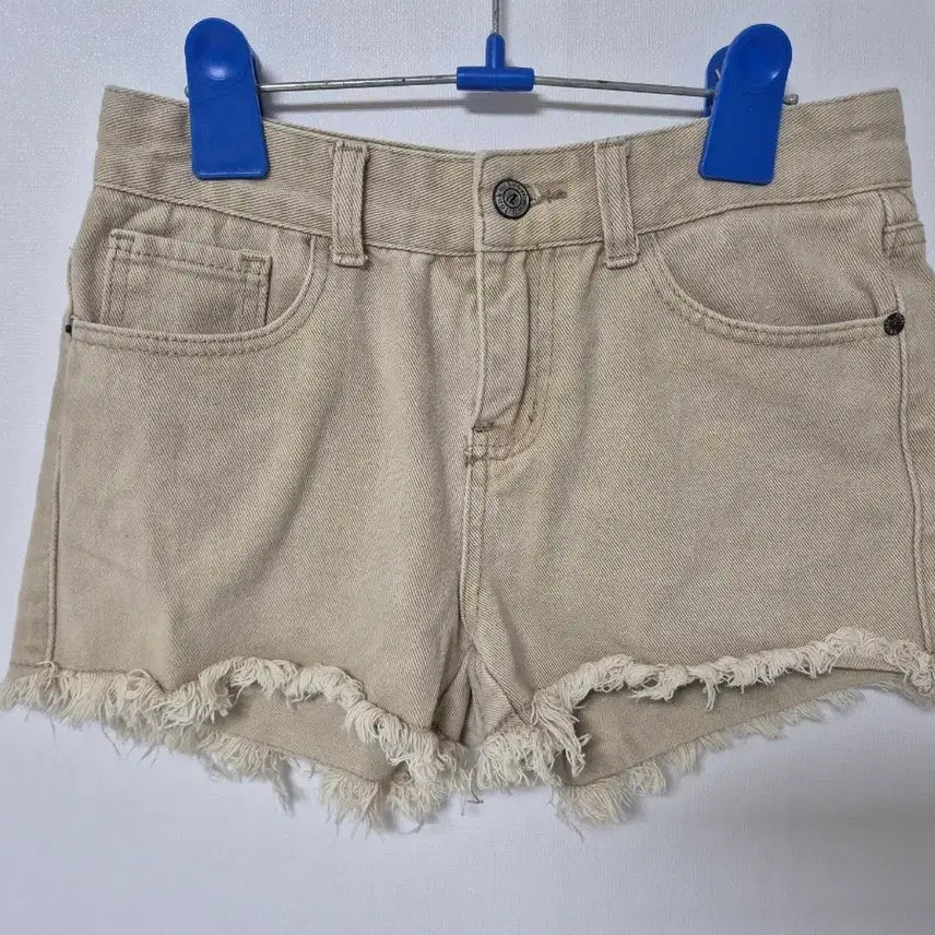 [BUNJANG] Women's Light Beige Cut-off Denim Shorts - Size 25 / 여성용 연베이지 컷팅 데님 숏팬츠 25